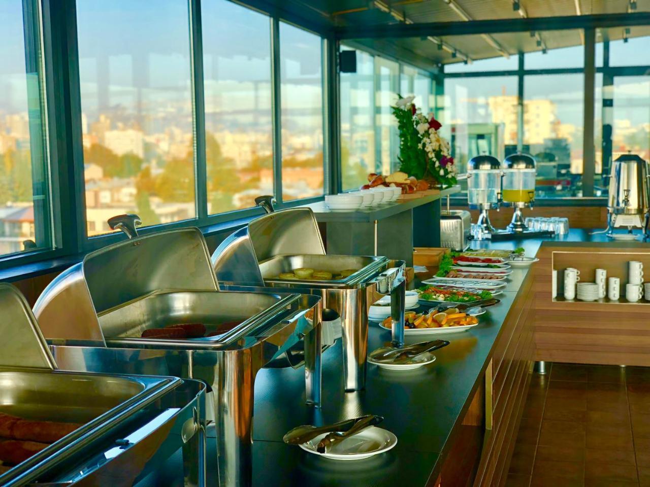 Tbili Hotel Tbilisi Esterno foto